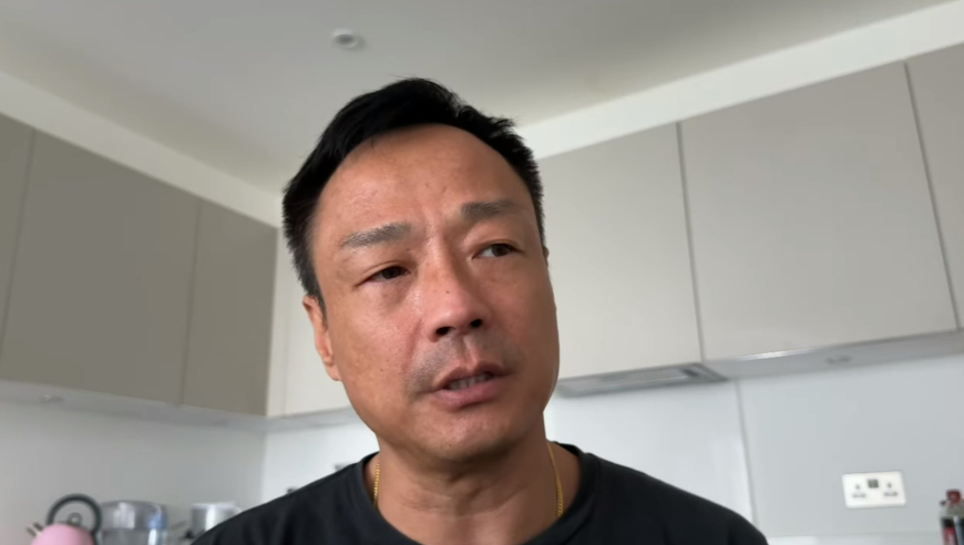 男子跑到哨兵面前敬礼获回应,7777888888管家婆开码结果,展开解析落实_移动版V1.18